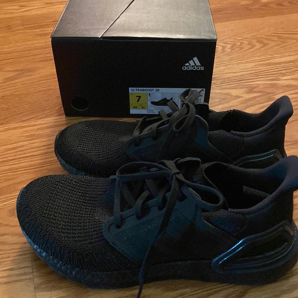 Adidas Ultraboost Men Size 7